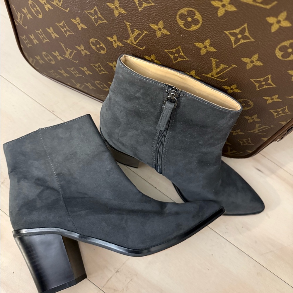14th & Union Braxton Fab Womens Zipper Faux Suede Ankle Boot